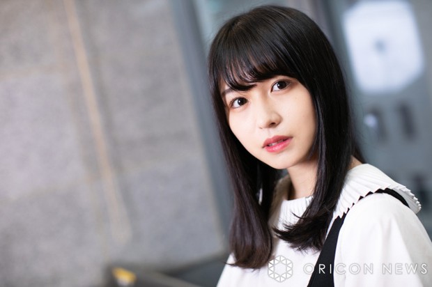 【元欅坂46】長濱ねる、8年ぶり水着ショットを解禁！“世界最大の露天風呂” で乳白色のお湯に感激
